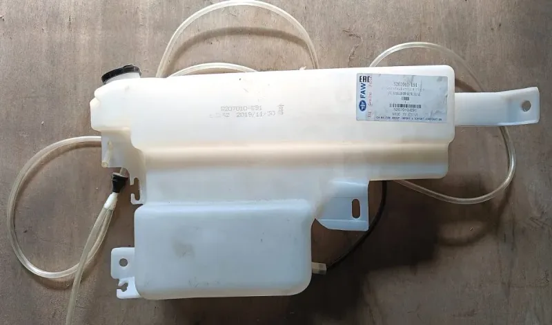 Бачок стеклоомывателя FAW TigerV 1066 (в сборе)