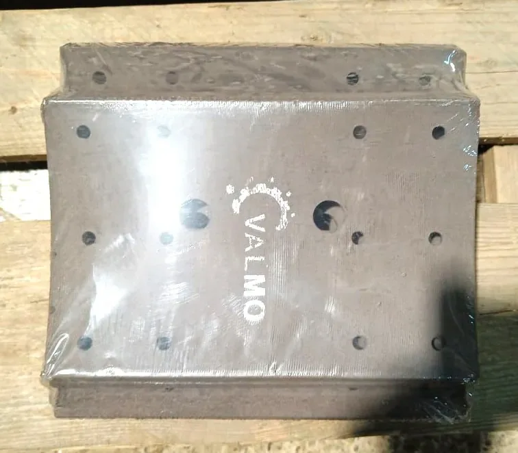 Накладка тормозная задняя J6 (12 отверстий) VALMO