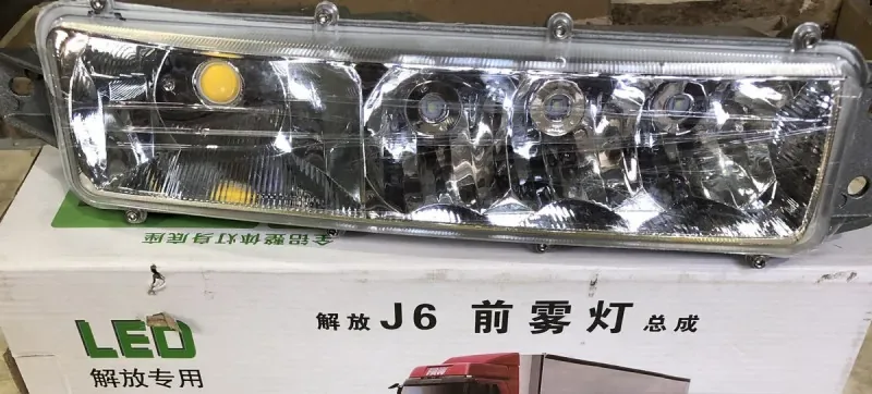 Фара противотуманная (ПТФ) FAW J6 левая LED