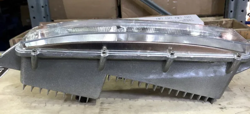 Фара противотуманная (ПТФ) FAW J6 левая LED