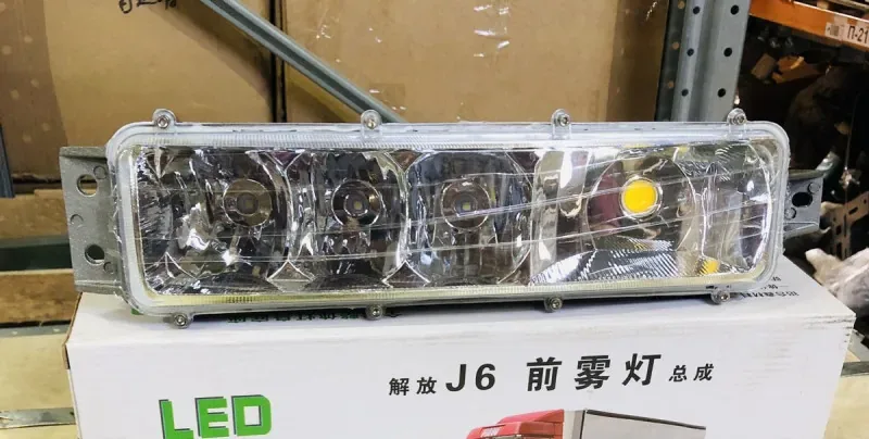 Фара противотуманная (ПТФ) FAW J6 правая LED