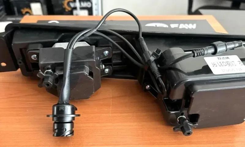 Фара противотуманная (ПТФ) FAW J6 правая LED ЧЕРНАЯ