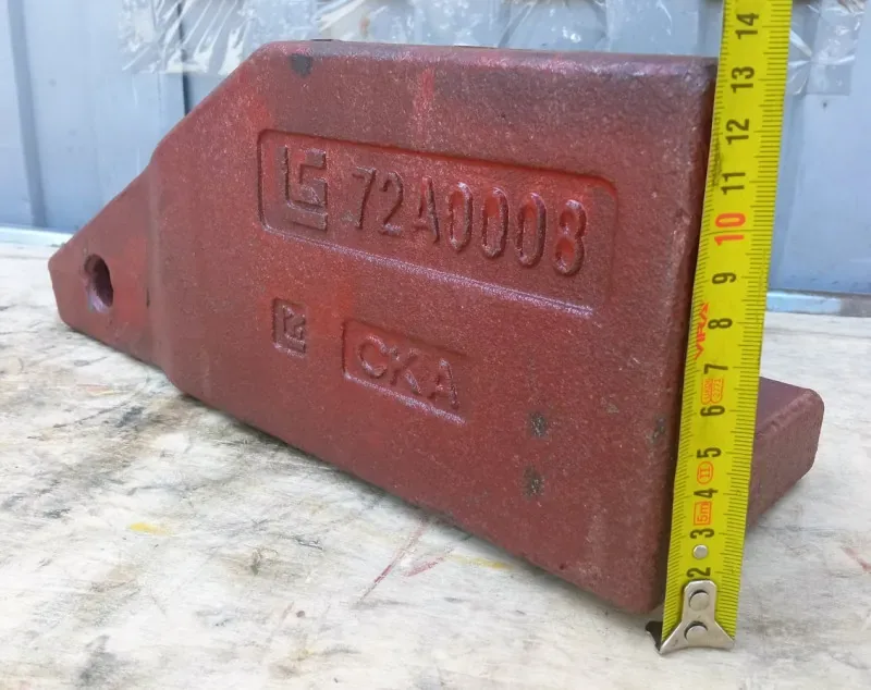 Адаптер коронки ковша LiuGong CLG836,842,856 боковой левый (30° 40 мм)