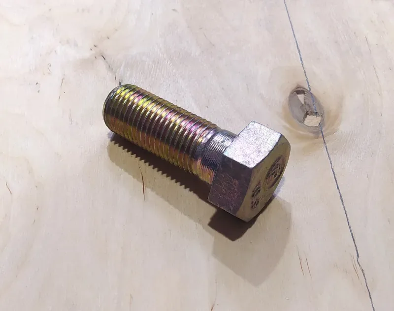 Болт M33х90-10.9-Zn.D LIUGONG