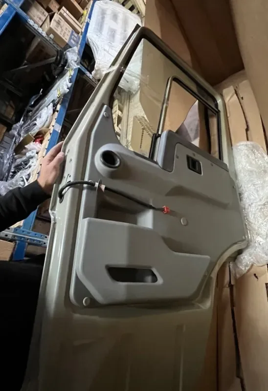 Дверь правая в сборе под покраску HOWO/SCANIA