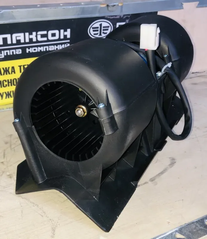 Мотор отопителя HOWO A5/A7, SITRAK T7H (24v/40W в сборе с двумя крыльчатками) CREATEK