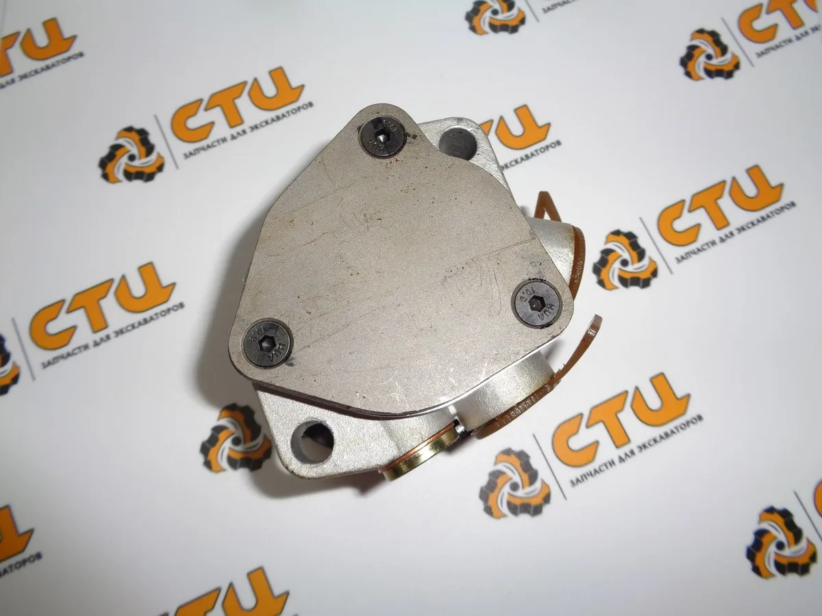Насос топливоподкачивающий экскаватора ЭКСМАШ 04503573  Deutz 1013