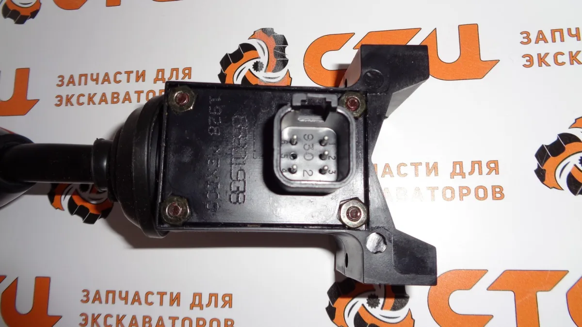 Переключатель 85801938 (Турция)  подрулевой (переключения скоростей) экскаватора погрузчика CASE 580