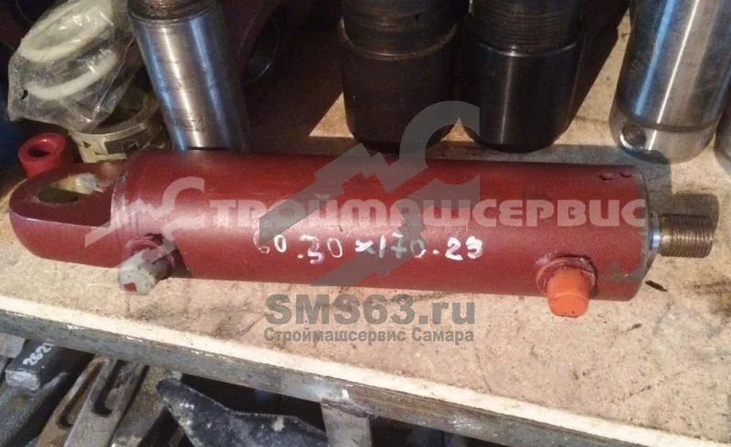 Гидроцилиндр 60.30.170.330.30 (ЭД405-00.50.100-03) поворота, резьба на штоке