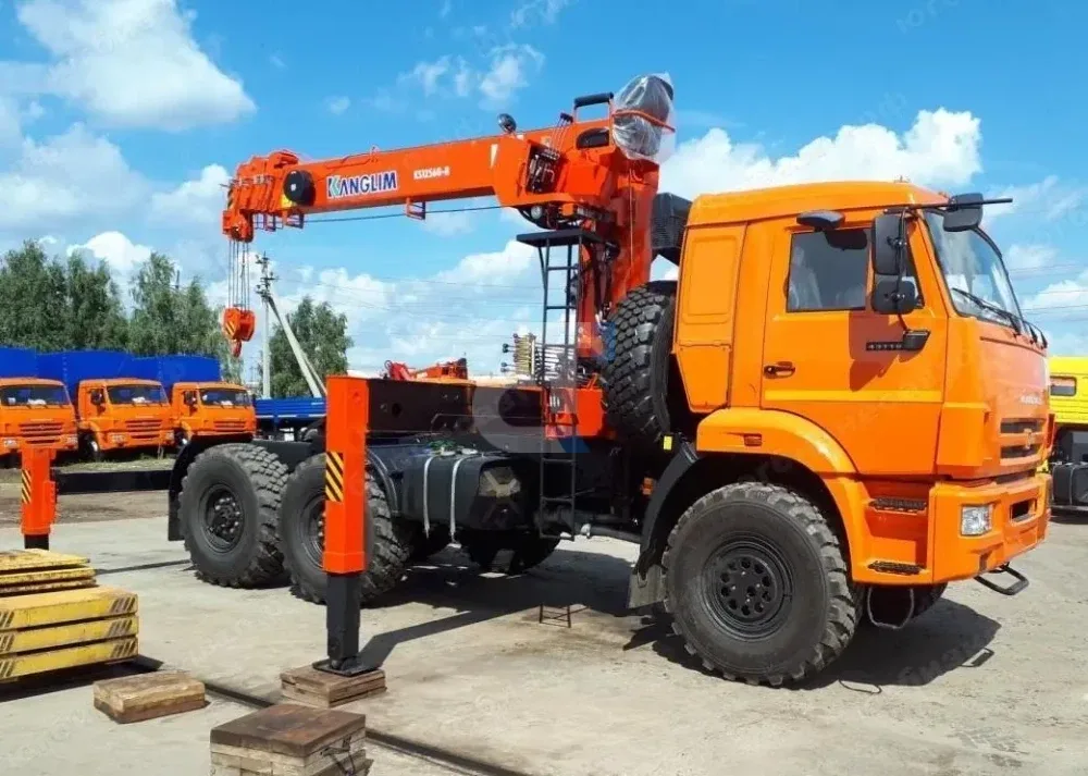 Седельный тягач Камаз 43118-48 с КМУ Kanglim 1256