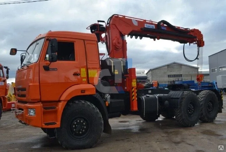 Седельный тягач Камаз 43118-48 с КМУ Kanglim 2056