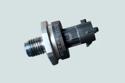 Датчик давления топлива в рампе (ISF2.8) Bosch 0281006176
