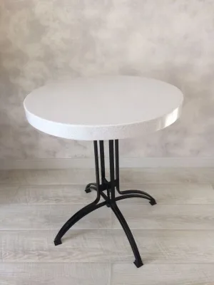 Журнальный столик из искусственного камня