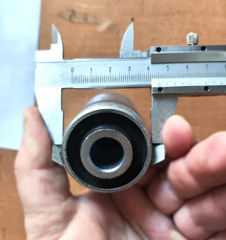 Сайлентблок заднего стабилизатора FAW J7 (нижний 70х45) OEM