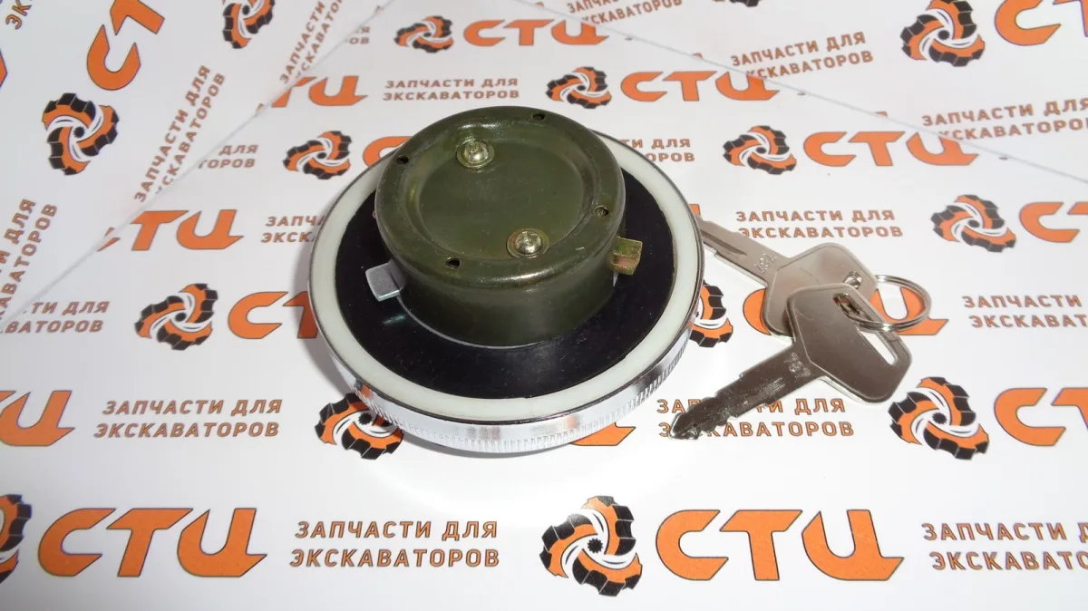 Крышка топливного бака 20U-04-21360 экскаватора PC40, PC50, PC75...