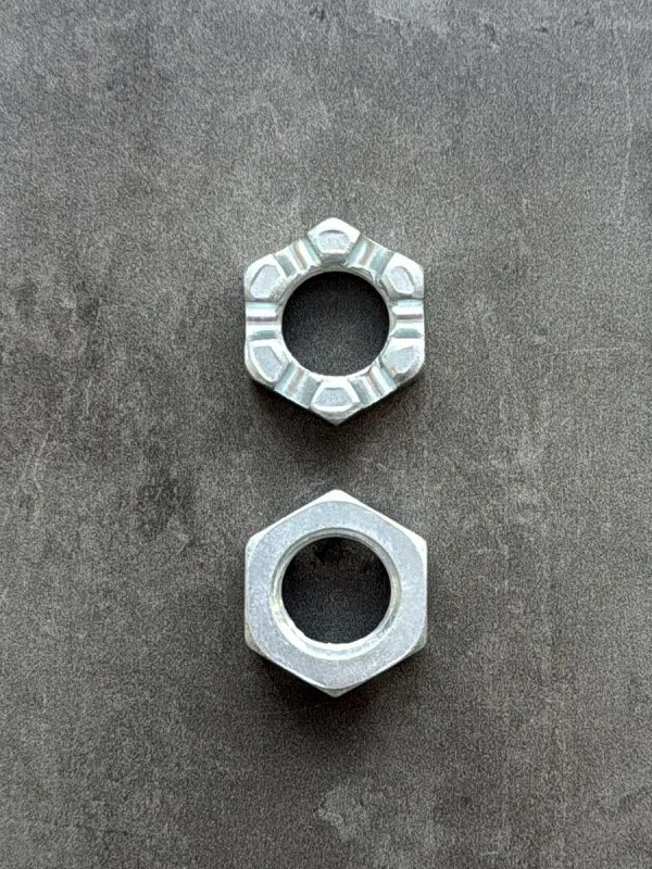 Гайка корончатая, прорезная низкая с уменьшенным размером "под ключ" М22 ГОСТ 5935-73 класс прочности 8