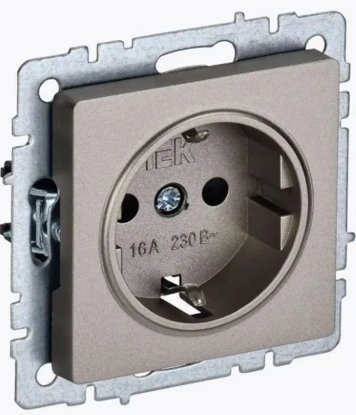 Розетка BRITE РС11-1-0-БрШ 16А с заземл. без защ. шторки шампань IEK BR-R11-16-K37