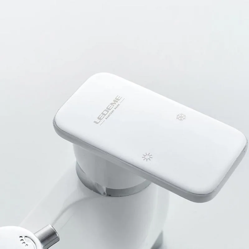Душ. система со смес. и троп. душем белая LEDEME L2421W