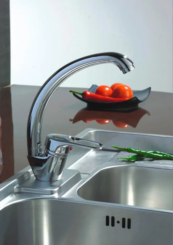 Смеситель для кухни с гайкой LEDEME L5928-B
