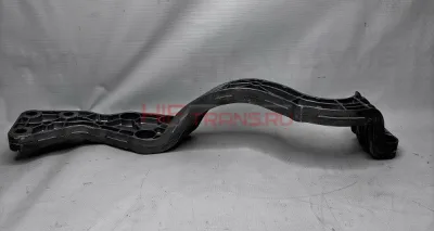 Кронштейн 8406161C6200 DONGFENG GX соединительный левой ступени первого уровня OEM