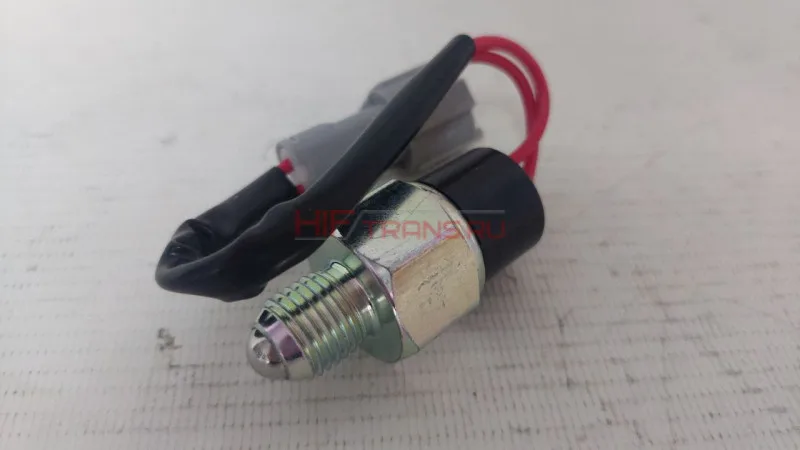 Датчик заднего хода (нейтрали) ISUZU NQR71,75,90,NLR85,NPR75 SLIS006 ZEVS