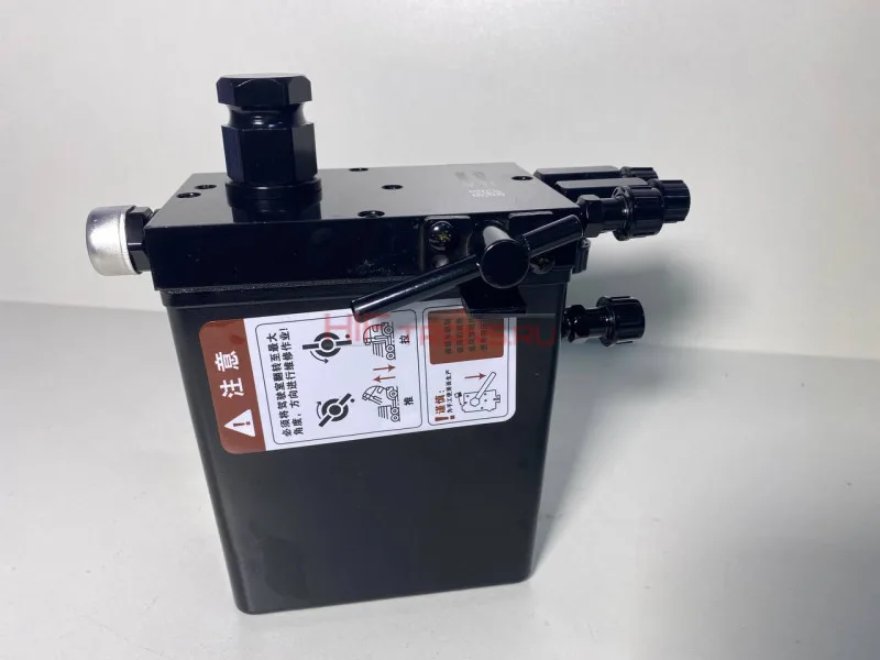 Насос подъема кабины FOTON BJ4189 (ручной) H4504020104A0 OEM