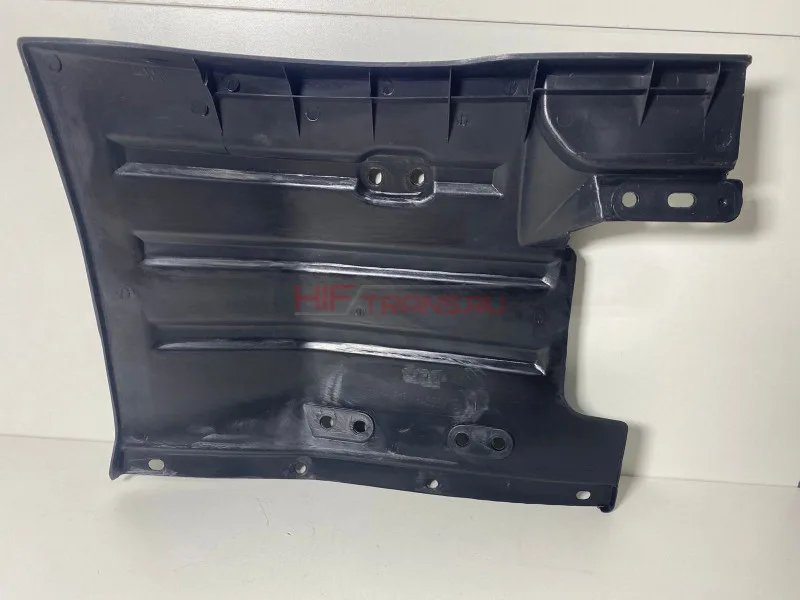 Брызговик ISUZU NQR 71,75 передний правый 8970487283 Аналог