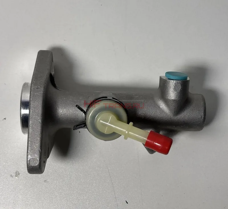 Цилиндр сцепления главный NPR75/NQR90/NMR/NLR CC0891
