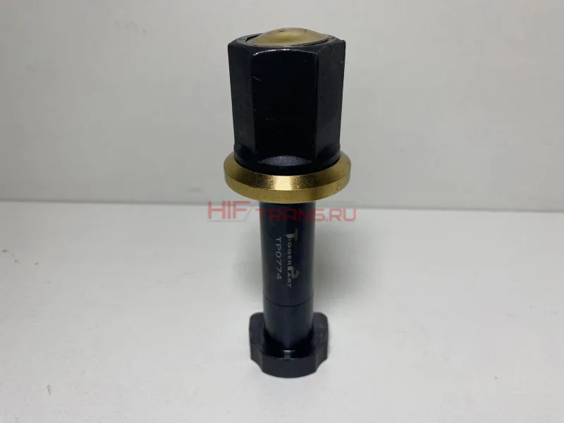 Шпилька колеса задняя M22х1.5 L135 с гайкой (ключ 33) без шлицов X3000,HOWO T5G 81455010083 TP0774