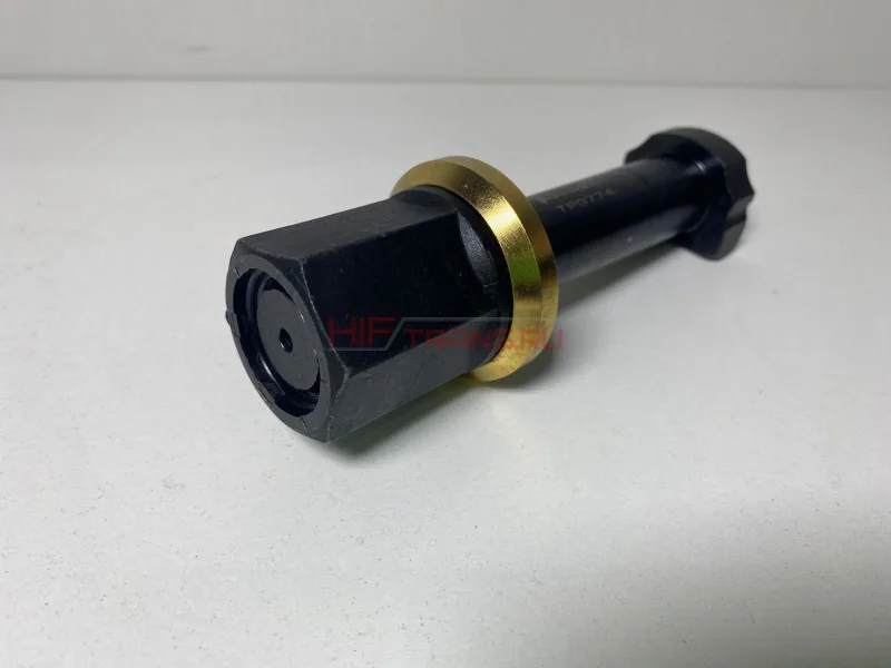 Шпилька колеса задняя M22х1.5 L135 с гайкой (ключ 33) без шлицов X3000,HOWO T5G 81455010083 TP0774
