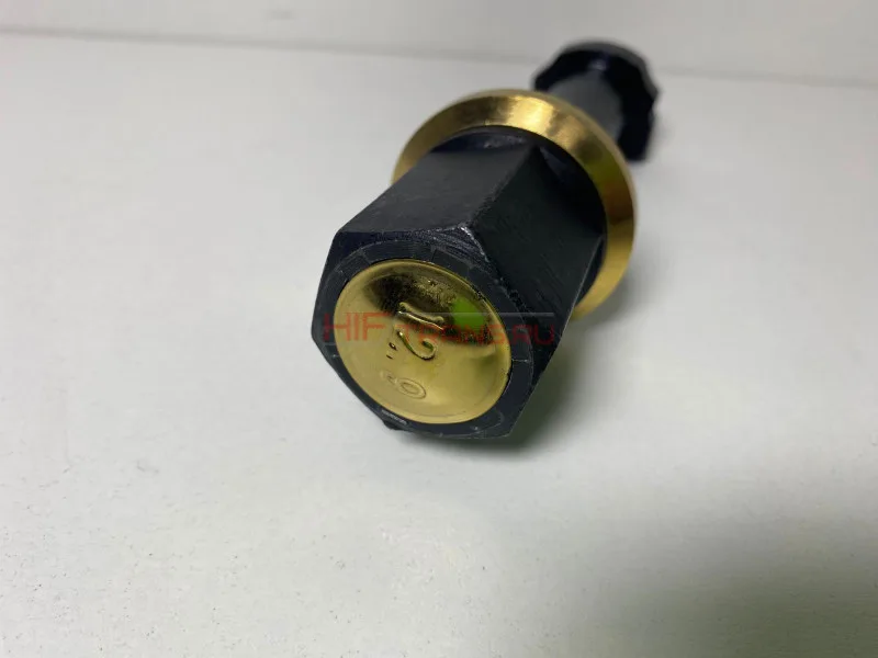 Шпилька колеса задняя M22х1.5 L135 с гайкой (ключ 33) без шлицов X3000,HOWO T5G 81455010083 TP0774