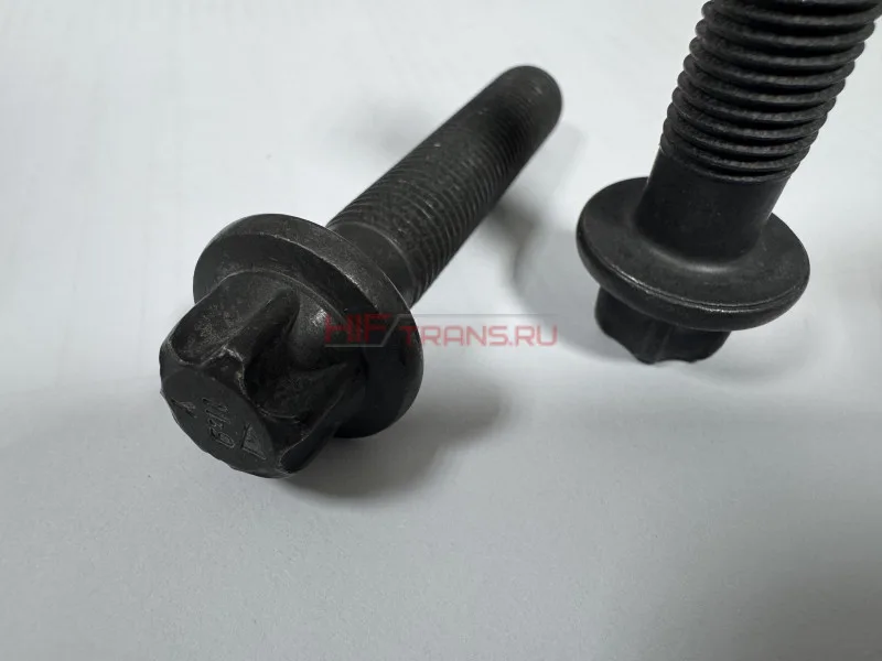 Болт шатуна МС13/МС11 200V904900133 (нижней крышки)