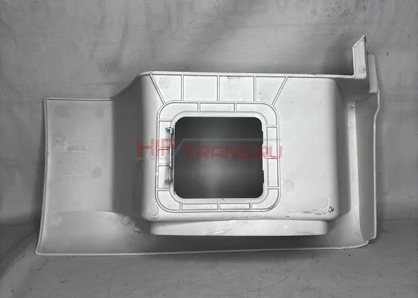Корпус подножки нижний левый C7H MAX БЕЛЫЙ AZ16D424000021 OEM