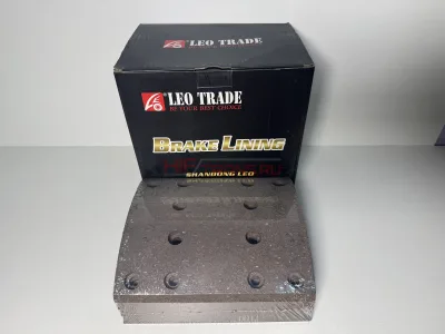 Накладка тормозная задняя HOWO T5G 12отв MCP16 WG9761450119 LEOTRADE