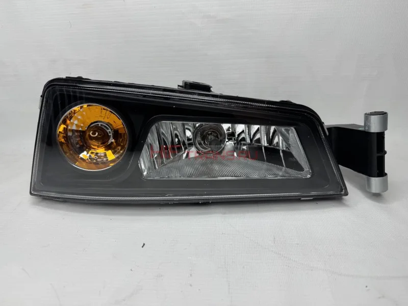 Фара ПТФ R SITRAK C7H MAX в сборе AZ962272000013 OEM