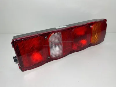 Фонарь задний HOWO C7H,A7 тягач левый WG9925810001 VMTRUCK