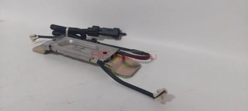 Датчик износа колодок HOWO T5G/C7H тягач WG4007443054 TP0793
