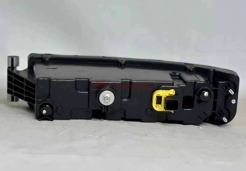 Фара ПТФ правая LED SITRAK C7H,HOWO T5G,MAN 811W253206004 OEM