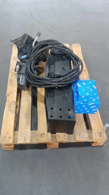 20-106978 Траверса VBG DB 75V-2,  VOLVO, Renault, MERCEDES    L   850