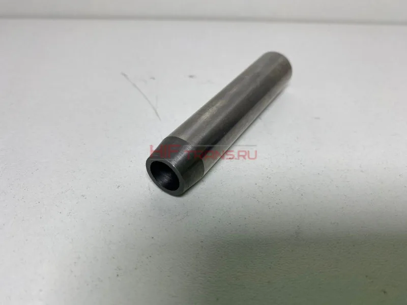 Втулка 2211593010 HYUNDAI HD62,72,78,120,County направляющая выпускных клапанов