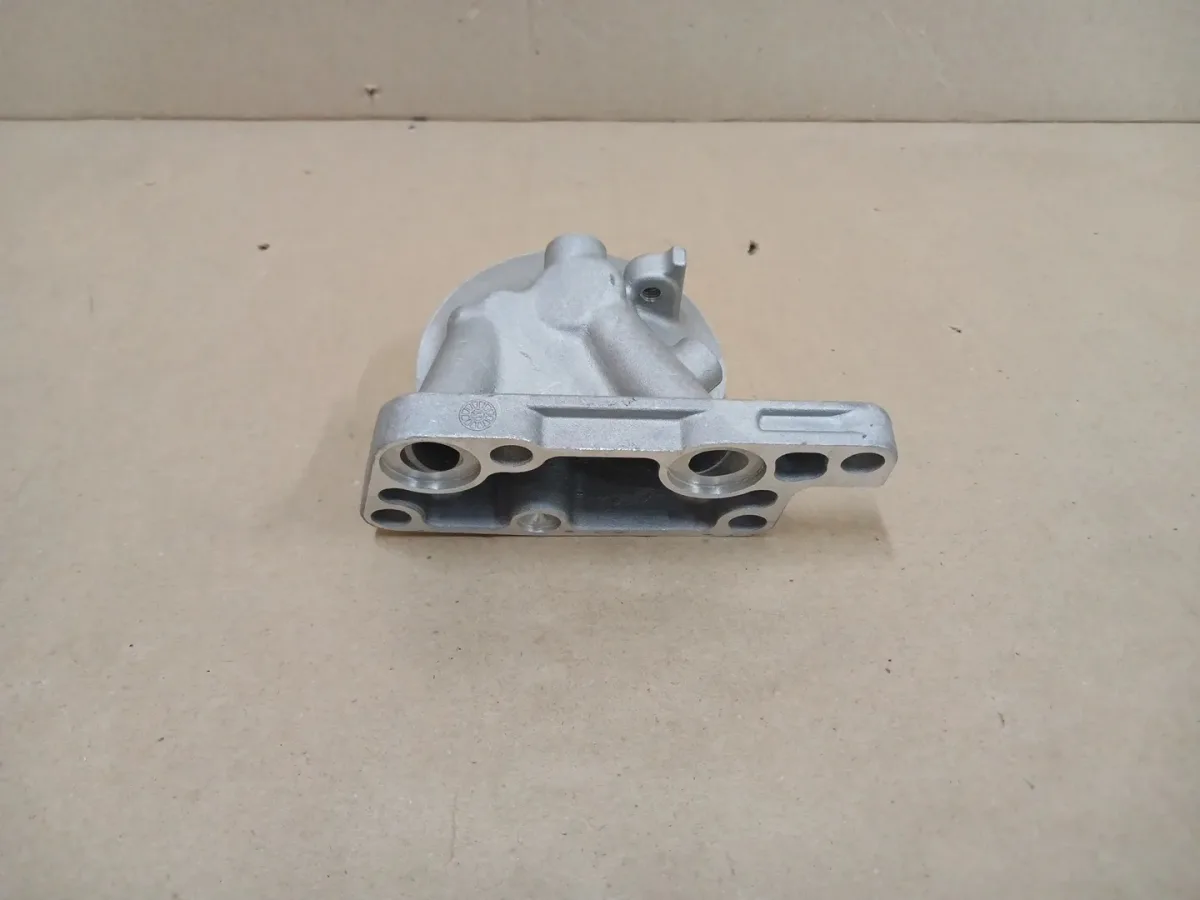 Кронштейн масляного фильтра ISUZU NQR75 8970966774