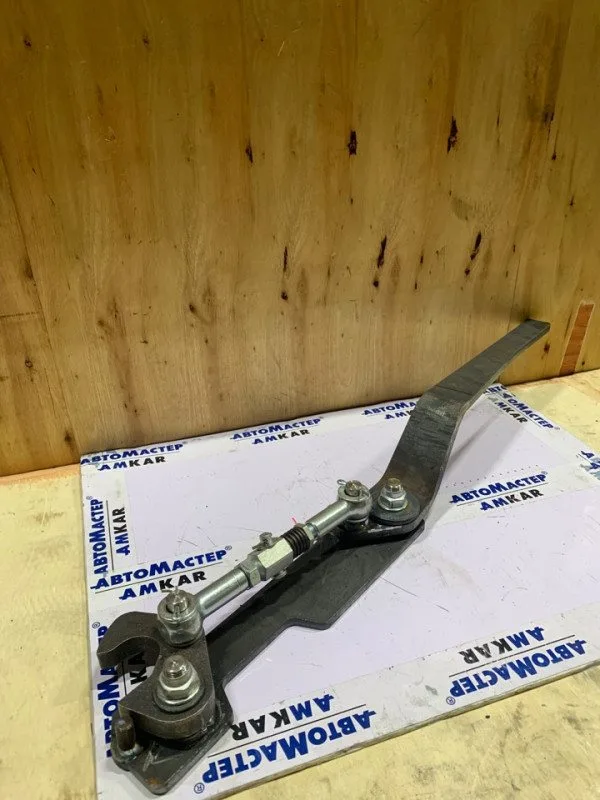 АМ-046022 Запор боковых бортов передний левый