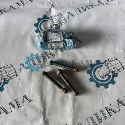 Болт шатуна с гайкой / ПАО КамАЗ