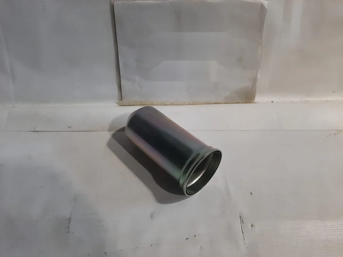 Стакан (корпус) масляного фильтра ISUZU NMR85 8980188620